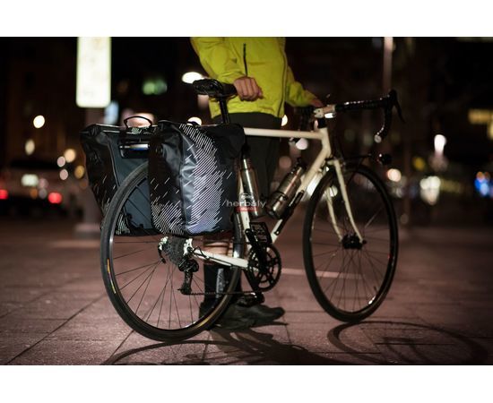 Thule Pack n Pedal Shield Pannier 100064 kerékpár táska, sötétszürke